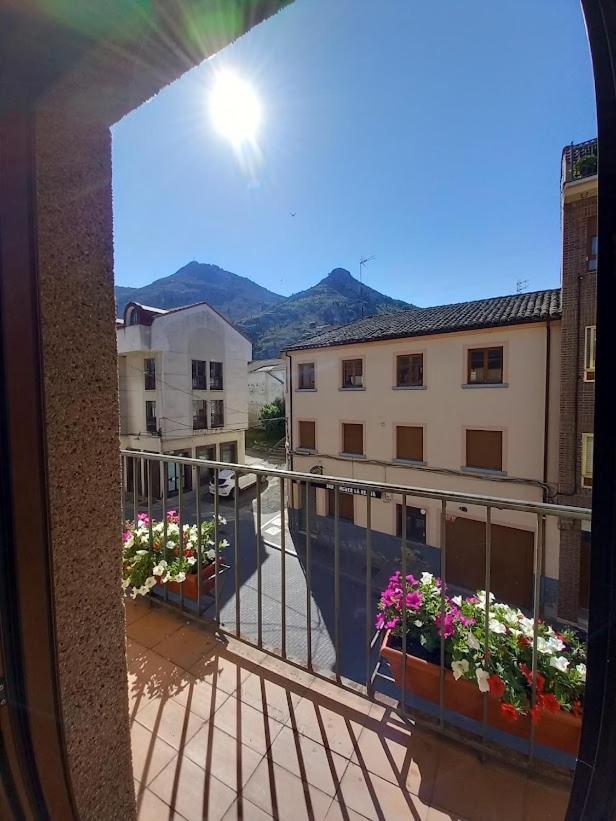 Hotel Rural Orquidea Velilla del Rio Carrion Dış mekan fotoğraf